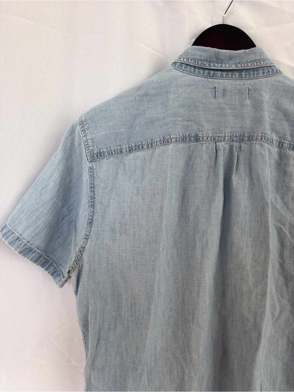 Madewell Men's Chambray Short Sleeve Button Down Shirt Light Wash Cotton, Medium - Picture 4 of 7